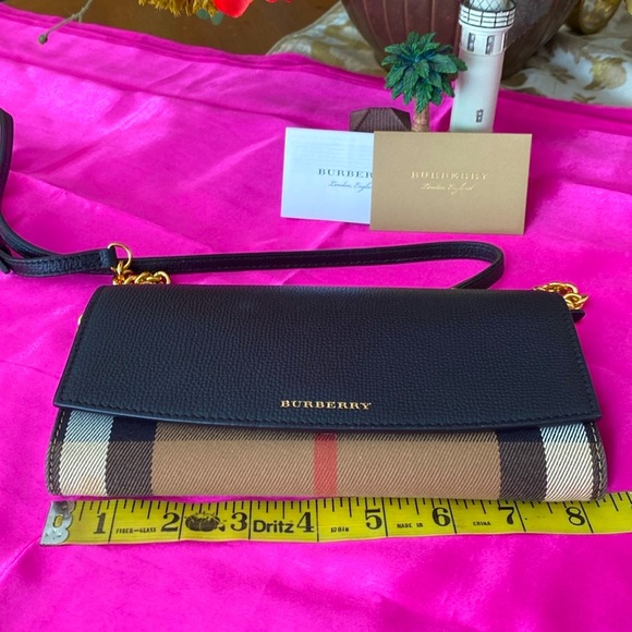 AUTH BURBERRY ,Henley check leather wallet on chain, clutch, crossbody bag. - Picture 12 of 16